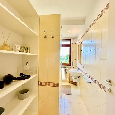 V Mar Villa