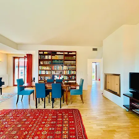 V Mar Villa