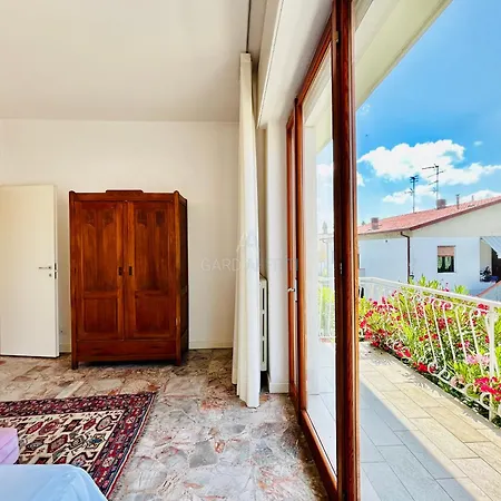 V Mar Villa *